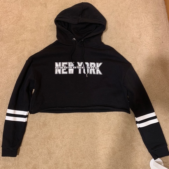 Black & white New York cropped hoodie size small H&M divided - Picture 3 of 4